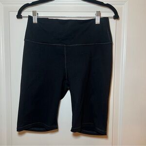 Fabletics Powerhold High-Waisted 9” Short Size M